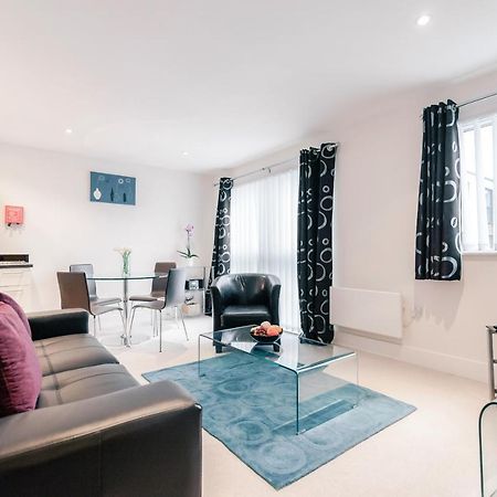 Roomspace Serviced Apartments - Capitol Square Epsom Room photo