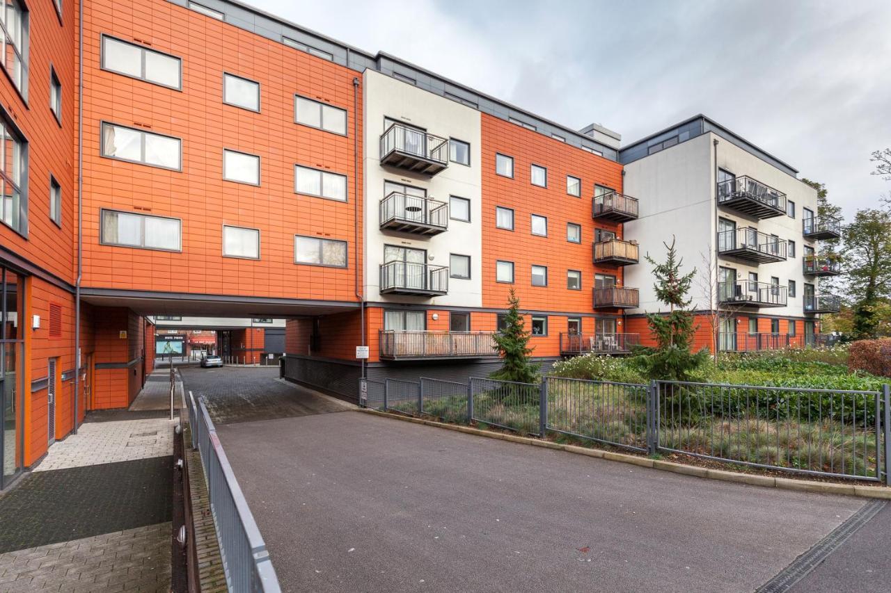 Roomspace Serviced Apartments - Capitol Square Epsom Exterior photo